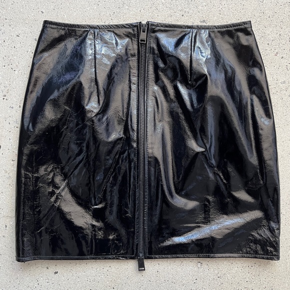 Lamarque Black Patent Leather Mini Skirt - Picture 4 of 7